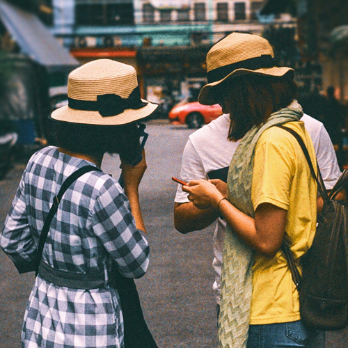 people during sight seeing